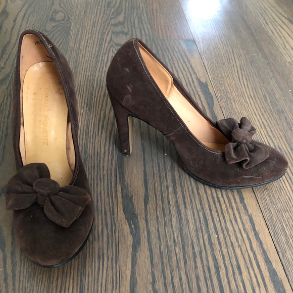 Brown Vintage Heels with Bow, Size 8 - Picture 3 of 4